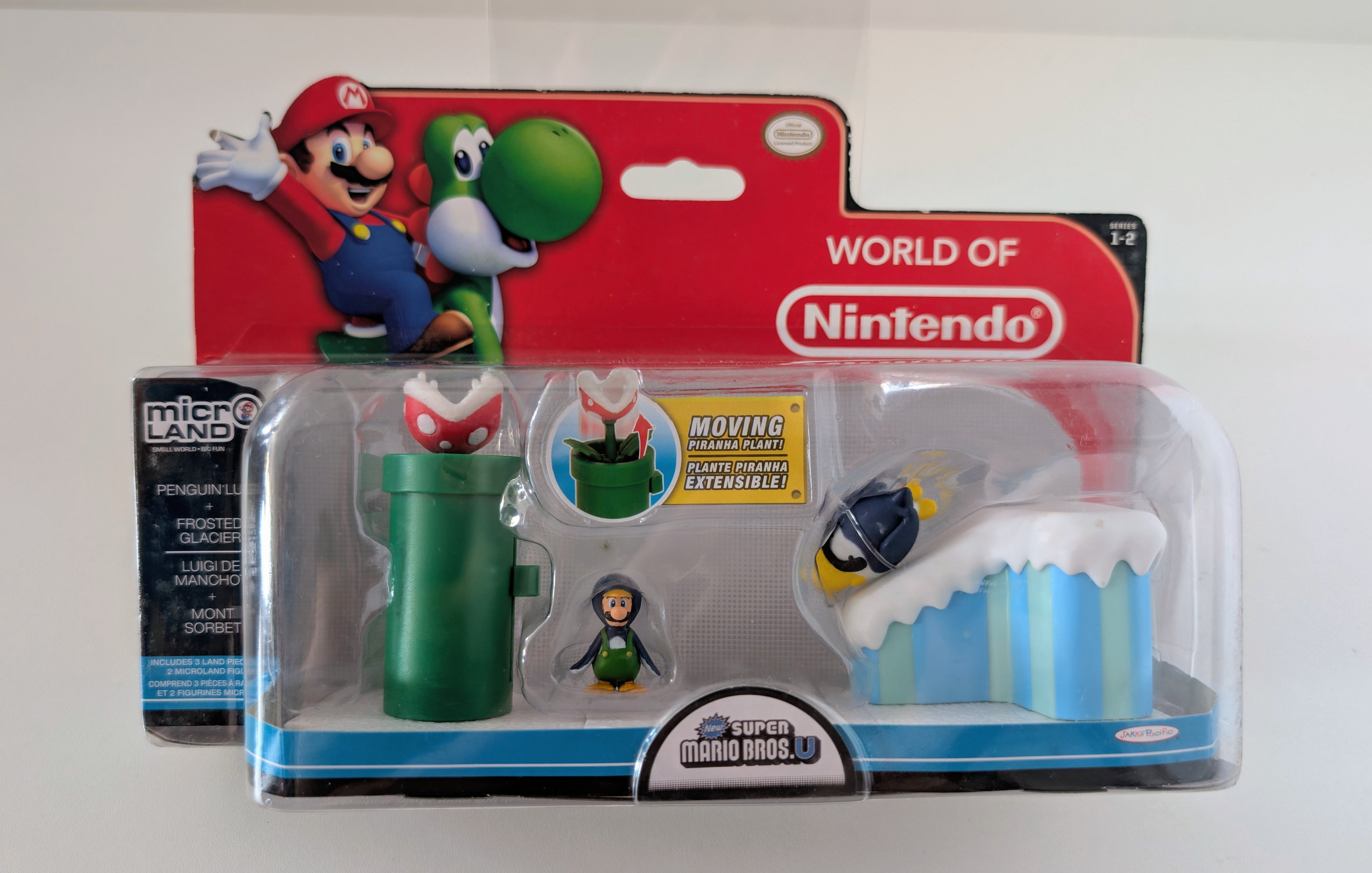 World of Nintendo Microland – Penguin Luigi Frosted Glacier Playset